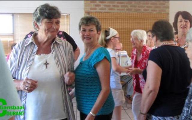 Ja dominee, ons wikkeldans â€˜n bietjie in die Kleinsaaltjie â€“ alles Eddie Barnard se vrolike musiek se skuld!