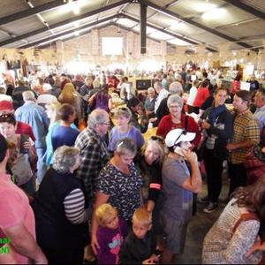 Met so â€˜n hoeveelheid mense wat op â€˜n basaar toesak, kon gemeentelede van die NGK Pearly Beach glad nie kla nie.