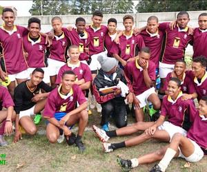 Academia 'mors' plek-plek met ander skole