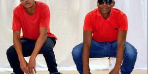 Divan en Roberto Baso tydens hulle aanbieding van Gansbaai Academia se Cultivaria-aand. 