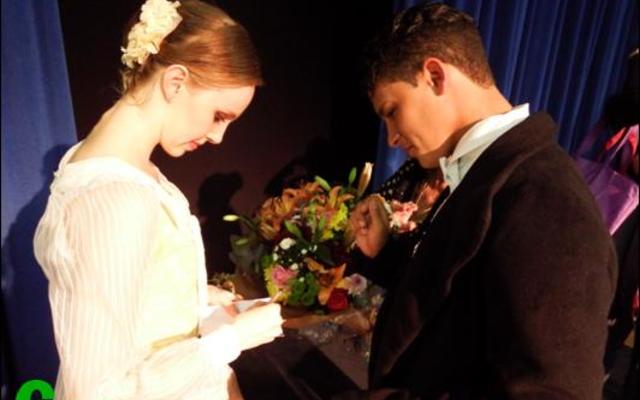 Die jong en uiters talentvolle Mitchell Temmers van Gansbaai Academia, was as gas deur Lynette van Wyk na die besondere balletuitvoering genooi.  Lynette, wat sy talent raakgesien het, het hom onder haar vlerk geneem.  Hy was baie ywerig om Alice le Roux, een van die balletdansers, se handtekening by sy talle ander te voeg.