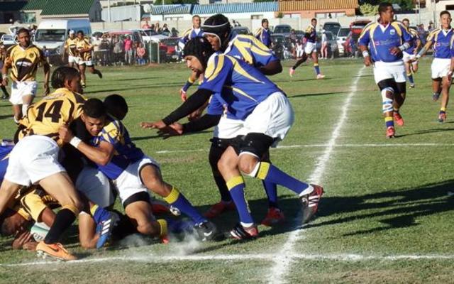 Een van die vele aksie-belaaide oomblikke tydens die wedstryd op Black Leaves se tuisveld teen Atlantics.