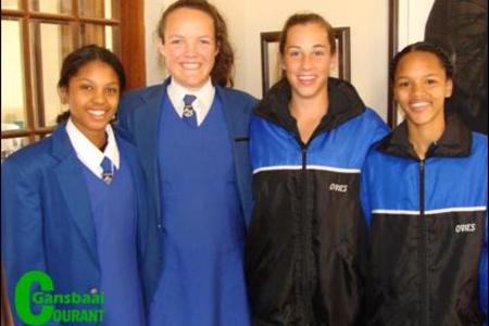 Vier van Overberg HoÃ«rskool se netbalspelers is in die onderskeie Bolandspanne opgeneem wat aan streekstoernooie in Bloemfontein gaan deelneem.Â   Die Boland o/18C-span speel van 16-20 Julie 2017 metÂ  Jeanri Albertyn en Anje Delen wat deel uitmaak van die span.  Die Boland Shiraz o/14-span speel van 5-9 Julie 2017 met Denay Benjamin en Zi King as spelers.