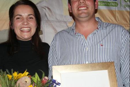 Wes-Kaap se Jongboer van die jaar, Johann Nel en sy vrou, MadelÃ©, van die plaas HoÃ«kraal Landgoed naby Swellendam.