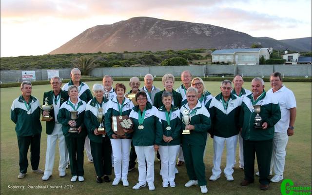 Franskraal Rolbalklub het hulle seisoen Vrydagaand afgesluit met hul jaarlikse prysuitdelingsfunksie.  Presteerders is van links voor:  Chris Malec, Tommie van Niekerk, Linda Rossouw, Hettie Lass, Martie Fourie, Lani Swart, Kay Puttick, AnnemariÃ© Botha en Jaco Swart. Middel: Peet Neethling, Sakkie van Zyl, Roelof Eksteen, Judith Vorster, Lerina Ferreira en Pieter Beukes. Agter:  Archie Cambers, AndrÃ© Vorster, Victor Breach en Theuns Roodman.