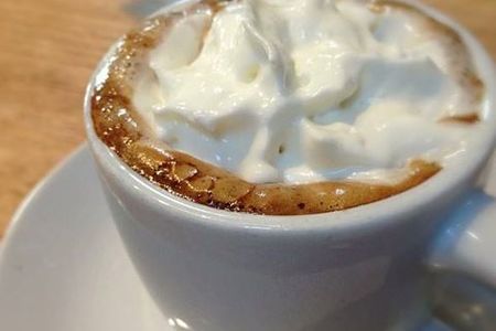 Cappuccino Con Panna (Cappuccino with cream)