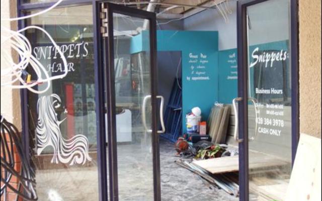 Snippets Hair van Chantelle Gericke het die meeste skade opgedoen.    â€˜n Nuwe salon is reeds in aanbou in â€˜n ander gedeelte van die sentrum.