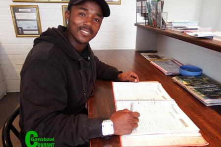 Akhona Jordaan, wat â€˜n tydelike pos in Gansbaai Toerisme-kantoor beklee het, het net soos van sy voorgangers, â€˜n permanente aanstelling by Grootbos Natuurreservaat gekry as gevolg van die toerismekantoor se deeglike interne opleiding.