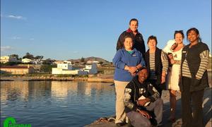 Toerisme-span spog met selfoonfotograwe