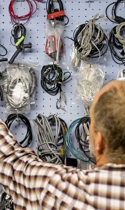 Overtek_computers_wires_1504274392