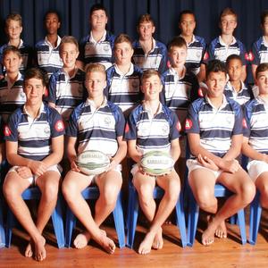 Laerskool Gansbaai se o/13 rugbyspan is agter van links:  Ethan Dickson, John Dunn, Jason Snoegella, Karel Liebenberg, Dantel Mans, Dâ€™Andre Warren, Christof Dahl en Janiel Klotz.  Middel:  Divan Ras, Gavin Middleton, Reynhardt Roux, Stephan Groenewald en Hayward Valentine.  Voor:  Daniel Hanekom, Mornay NortjÃ©, Charl Eksteen, George Groenewald, AJ Bosch, Hennque Lourens, Veno van Vuuren en Billy Brown.  Afwesig:  NieldrÃ© Groenewald en Hugo Carstens.