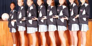 Die  o/13  netbalspan van Laerskool Gansbaai is van links  Jaydene Pieterse, Monique Hugo, Nadine Kriel, Cailyn Smit, Nadine Groenewald, Lynmari Liebenberg, Anita Vermeulen en Anri van Niekerk.