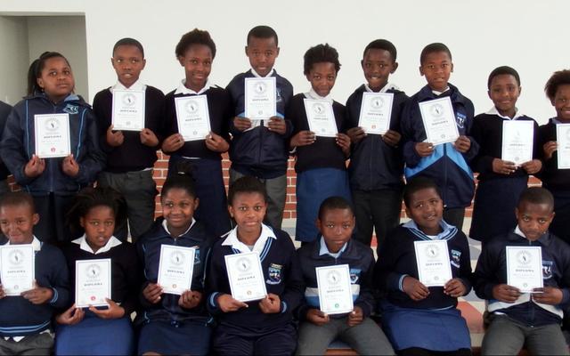 â€˜n Groot groep leerders het aan die IsiXhosa Eisteddfod in Stanford deelgeneem en met uitstekende resultate teruggekeer huis toe. 