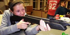 Lisa-Marie van Wyk (11) fokus soos â€˜n wafferse skut met die windbuks op die teiken.