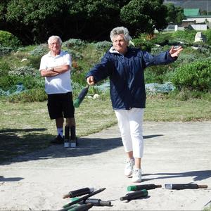 Toeks Moore fokus ernstig op haar jukskei-gooi tydens Saterdag, 9 September 2017 se proewe. 