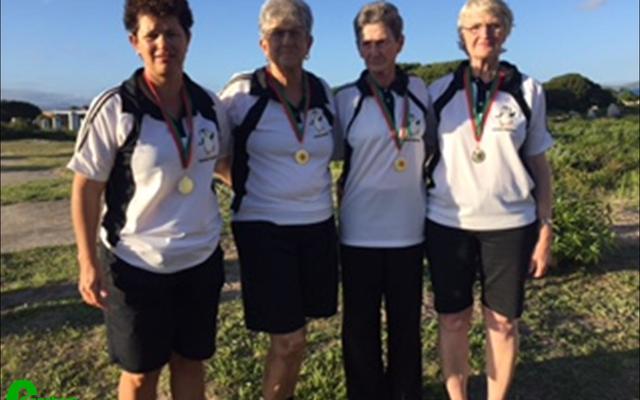 Gansbaai was die wenners in die A-afdeling van die openingstoernooi en Kleinmond die wenners in die C-afdeling. Van links is die Gansbaaiers C Botha, T Moore, S Geldenhuys en F Rowan.  