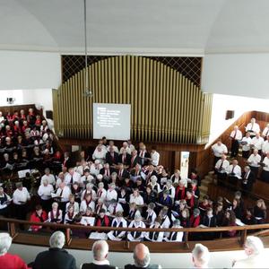 Die massakoor het die koorfees Sondag luisterryk afgesluit in die plaaslike NG kerk. 