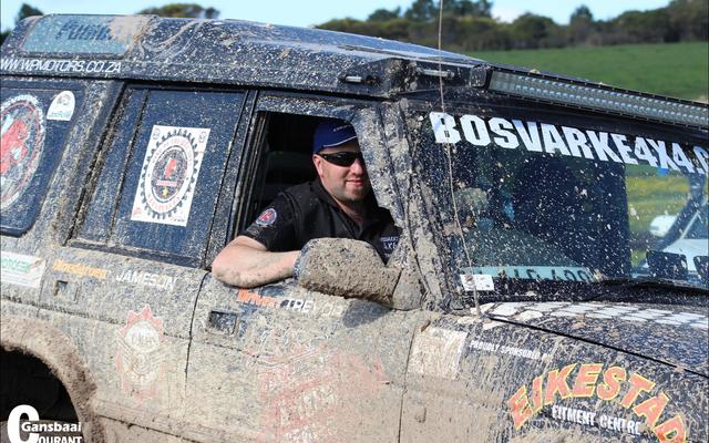 Die hindernisbaan wat behartig is deur  die Bosvarke 4x4 Klub van Kaapstad, was â€˜n groot trekpleister.  Die Wildebeest 4x4 klub, wat bestaan uit die Western Cape Challenge Club bestuurders, het hul staal kom wys tot groot vermaak van die hordes toeskouers.