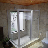 En suite to main bedroom (shower)