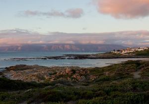 Perlemoenbaai houses and plots for sale