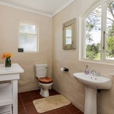 Buchu cottage bathroom