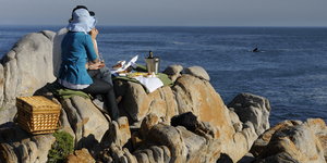 Whale_watching_in_Gansbaai_1513672922