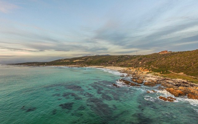 Fynbos right onto the beach