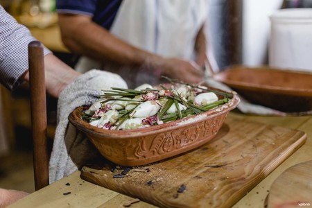 Lokal_squid_straight_out_of_oven_1523530593