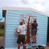 Di & Malcolm Hunter preparing the tree