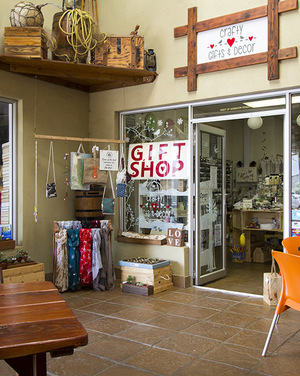 pringle_bay_retail_crafty_decor_and_gifts_outside_shop_1536575065