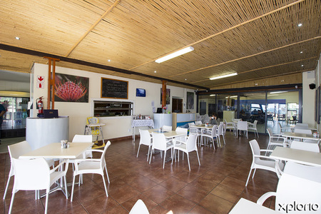 bettys_bay_places_to_eat_restaurant_on_the_edge_restaurant_interior_1537526225