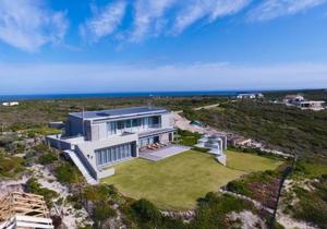 6 Bedroom Property (House/Villa) For Sale