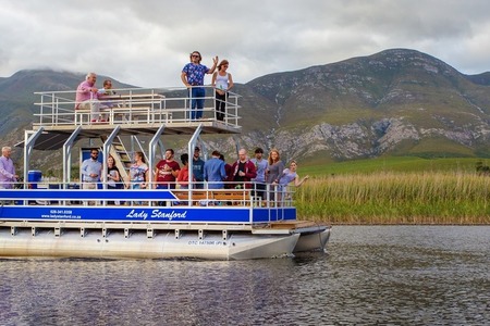 Lady_stanford_boat_on_river_1519733797_1542187236