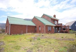 3 Bedroom/s, 3 Bathroom/s Property For Sale