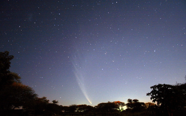 Naked eye comet McNaught 2007