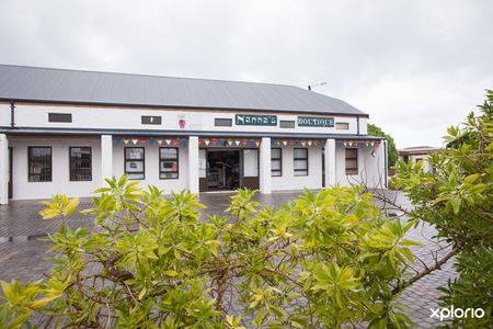 struisbaai_nana_s_boutique_outside_building_front_close_up_1548916929