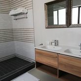 Room 9 Bathroom