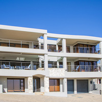 Exterior View - Whale Waters Self Catering Lodge - Xplorioâ„¢ Gansbaai