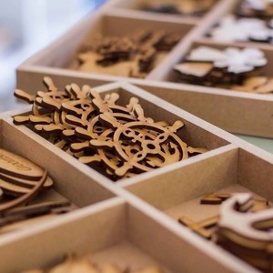 Winking_owl_wooden_deco_material_1511941150_1554301288