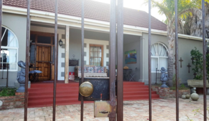 3 Bedroom House For Sale in Bredasdorp