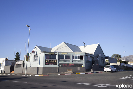 gansbaai_pub_n_grill_friends_pub_outside_view_1556102079