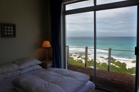 6 Bedroom House Sold in Arniston