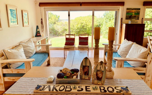 Seeff Gansbaai - 5 Bedroom house for sale in Kleinbaai - Living area