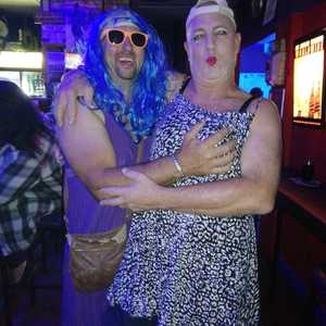 Friends Pub - Cross Dress Party