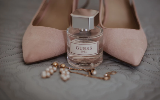 gansbaai_Jeanr_du_Plessis_Photography_brides_pink_shoes_1557904117