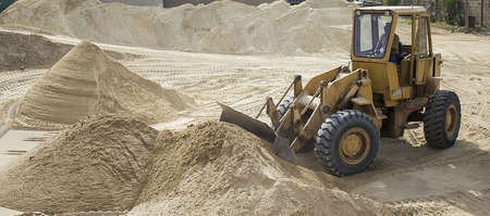 hermanus_building_and_construction_wa_bishop_transport_scooping_sand_1558679551