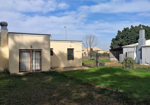 4 Bedroom House For Sale in Bredasdorp