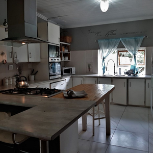 seeff_bredasdorp_4_bedroom_house_kitchen_1560932114