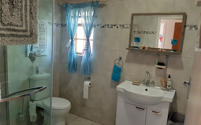 seeff_bredasdorp_3_bedroom_house_bathroom_1562315559