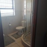 Bachelor unit - Bathroom